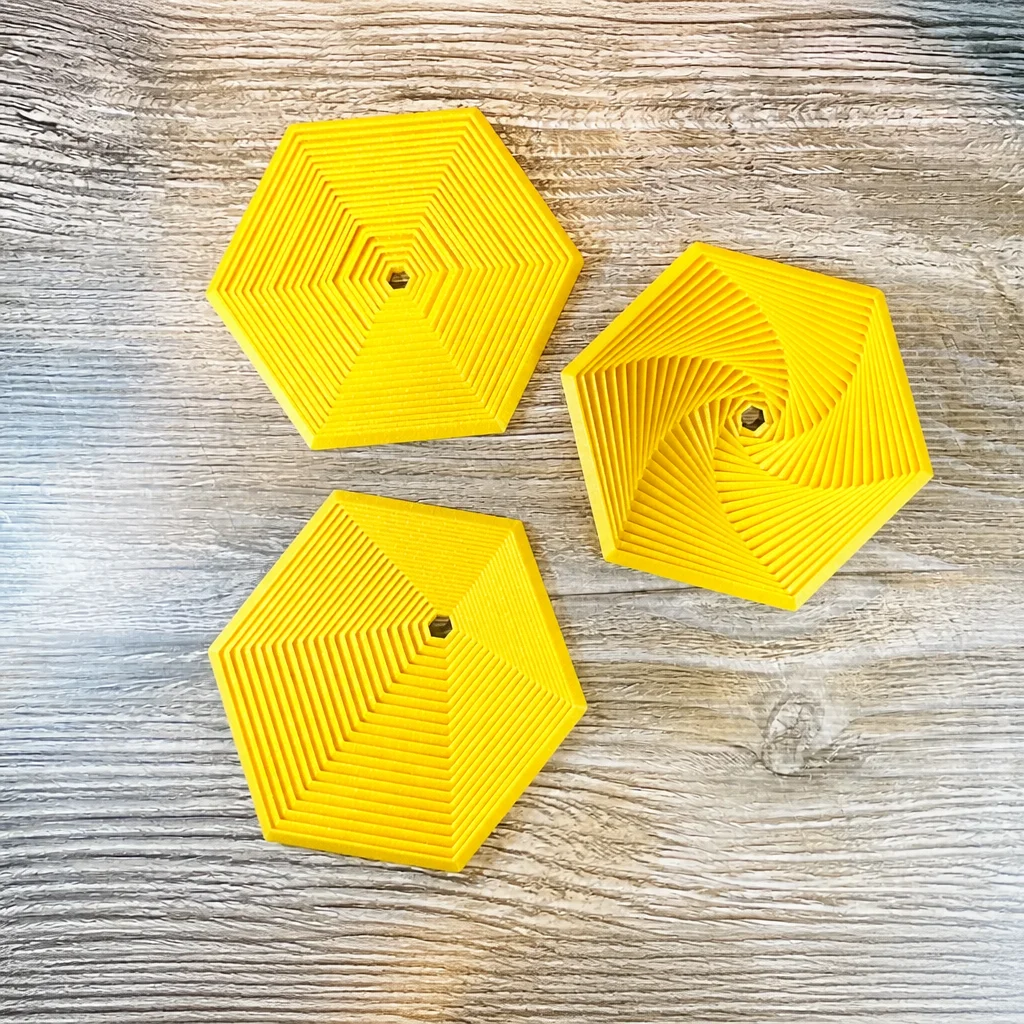 3D Baskı Super Fidget Coaster Seti - Altıgen Desenli Bardak Altlığı ve Tutucu-Sarı görsel 2