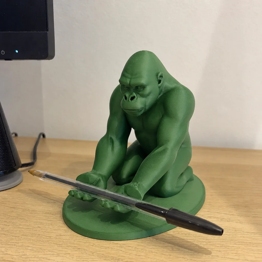 3D Baskı Goril Telefon Tutucu - Kaslı Goril Masaüstü Telefon Standı-Yeşil görsel 3