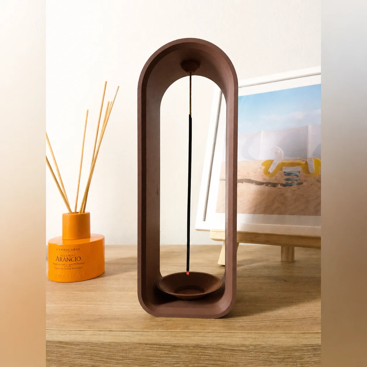 3D Baskı The Shrine Tütsülük - Modern Kemer Formlu Tütsü Tutucu-Kahverengi görsel 3