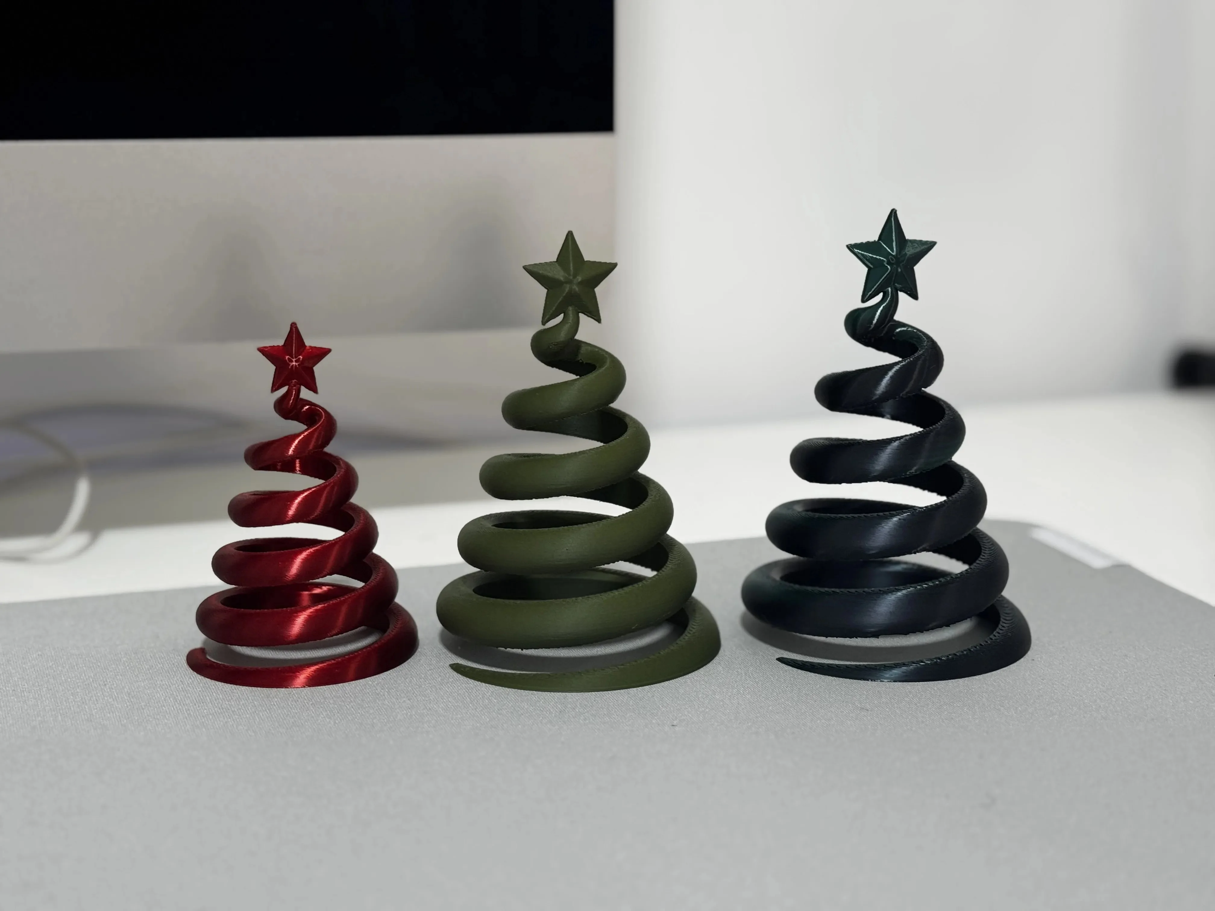 3D Baskı 3lü Spiral Yılbaşı Ağacı Seti Yıldız Tepelikli Masaüstü Süs