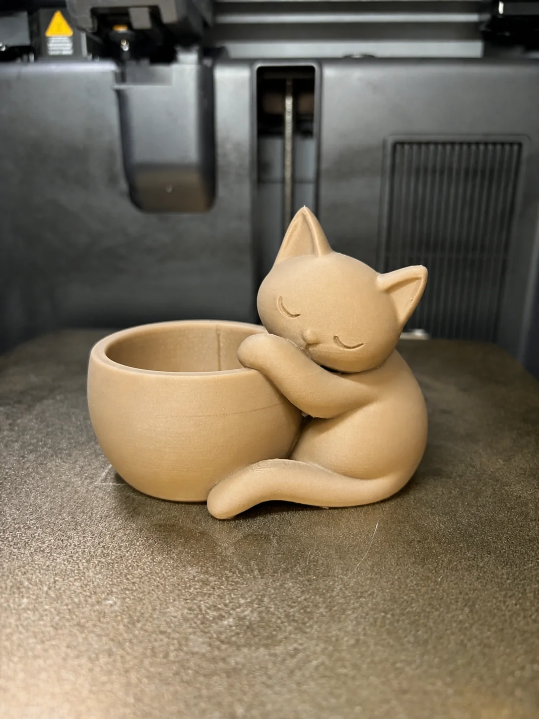 3D Baskı Sarılan Kedi Saksı - Sevimli Dekoratif Saksı - Bej görsel 2