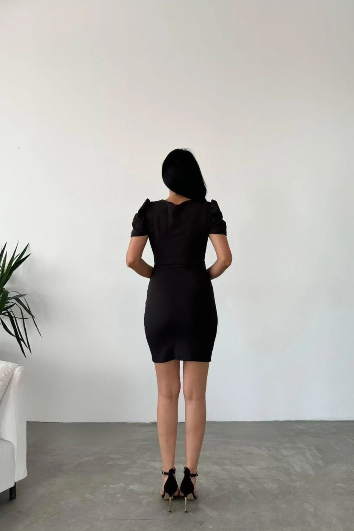 Kadın V Yaka Pile Detaylı Mini Abiye Elbise görsel 3
