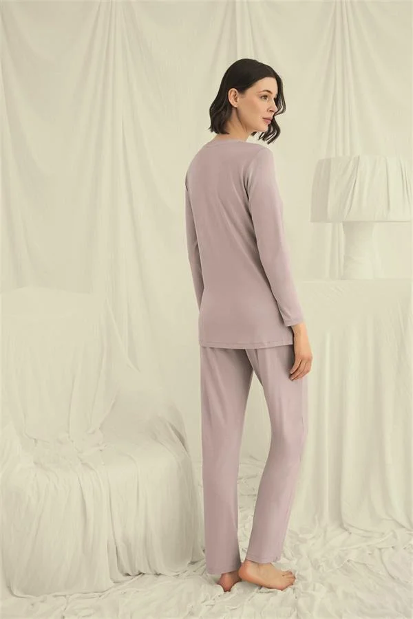 Uzun Kollu Boydan Düğmeli V Yaka Pijama Takımı görseli