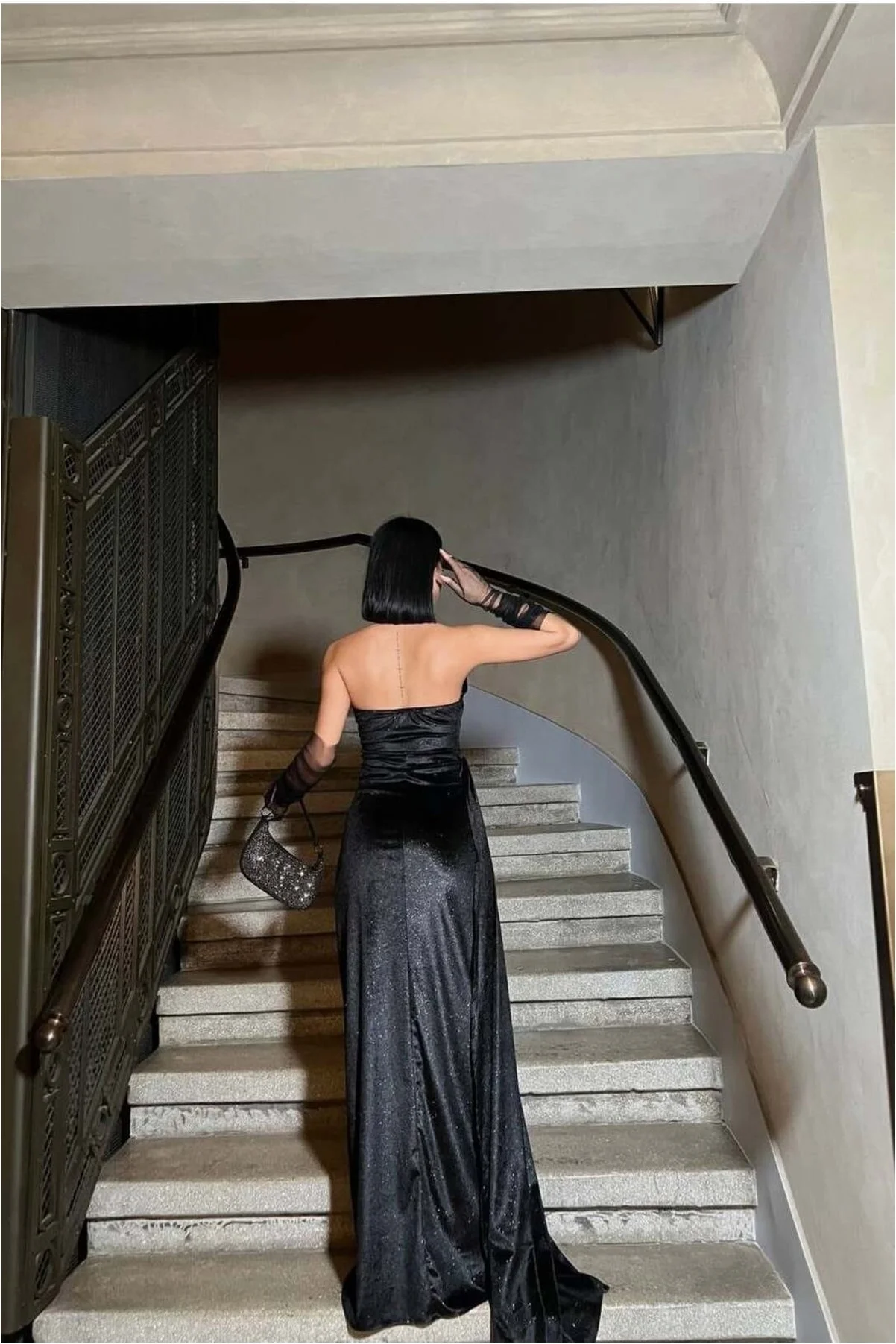 Kadın El Emeği Kadife Kumaş Straplez Yırtmaçlı Maxi Abiye Elbise görsel 2