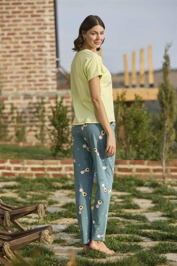 Desenli ve Baskılı "Yoga Sport" Pijama Takımı görseli