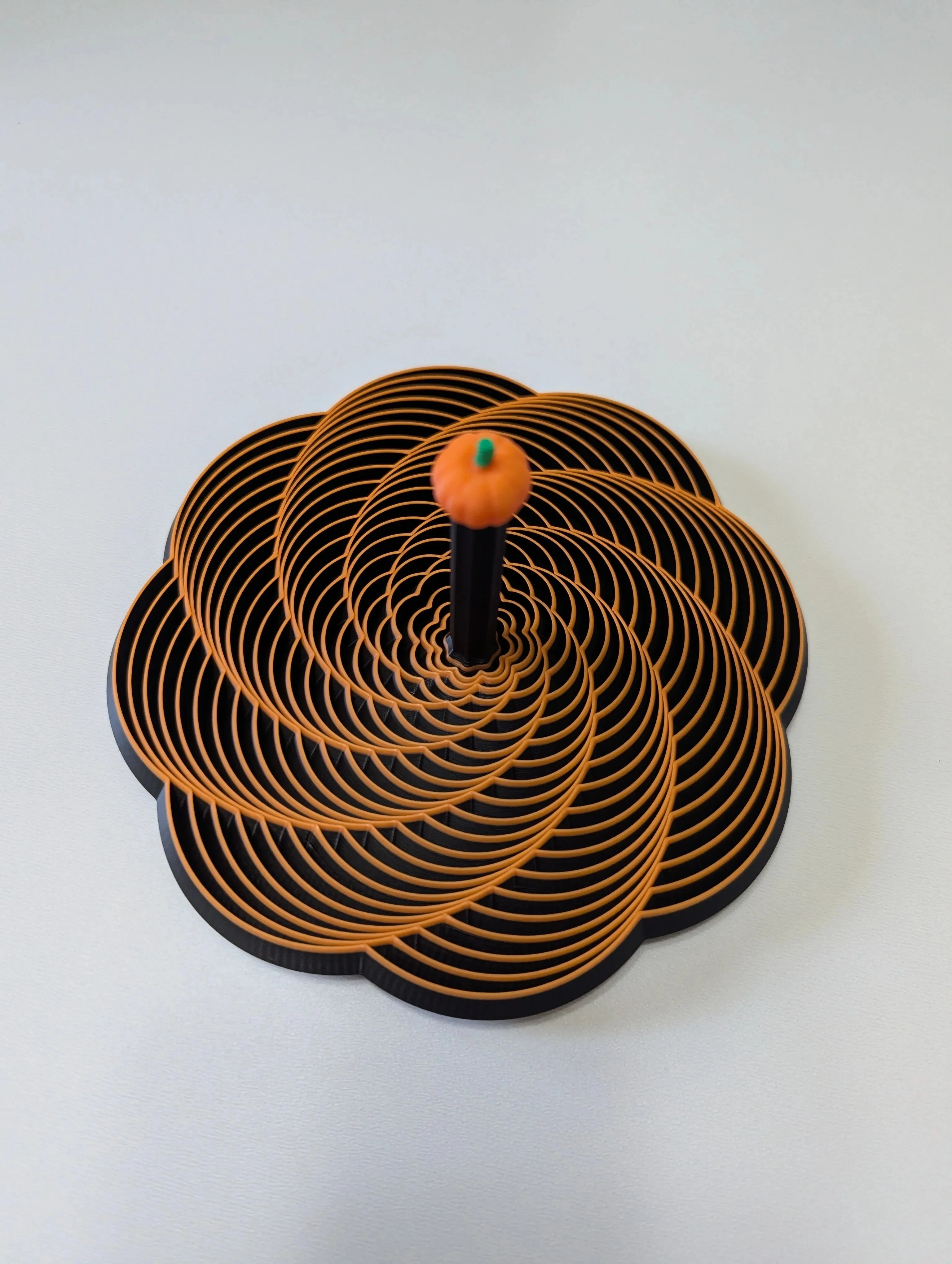 3D Baskı Spiral Halkalı Balkabağı Dekoratif Obje Dönen Kinetik Masa Aksesuarı Sonbahar Turuncu Siyah görsel 2