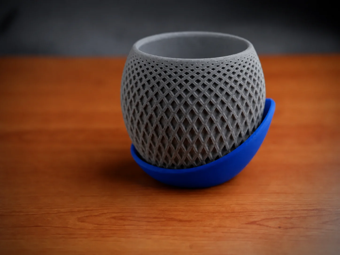3D Baskı Küre Saksı - Kafes Dokulu İki Parçalı Dekoratif Saksı - Gri-Mavi