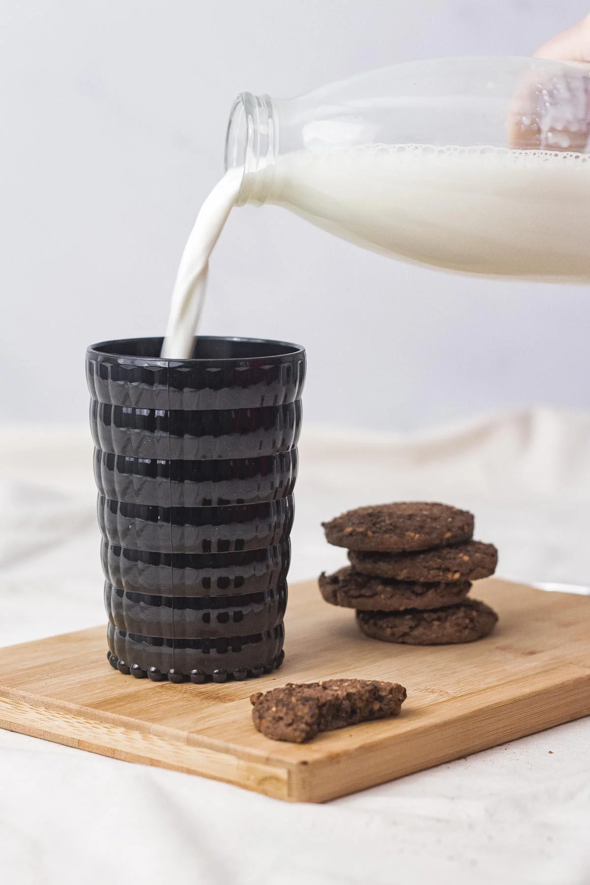 Allegra Siyah Akrilik Bardak | 400 ml Şık ve Dayanıklı Meşrubat & Su Bardağı | Cam Değil, Kırılmaya Dirençli Tekli görsel 3