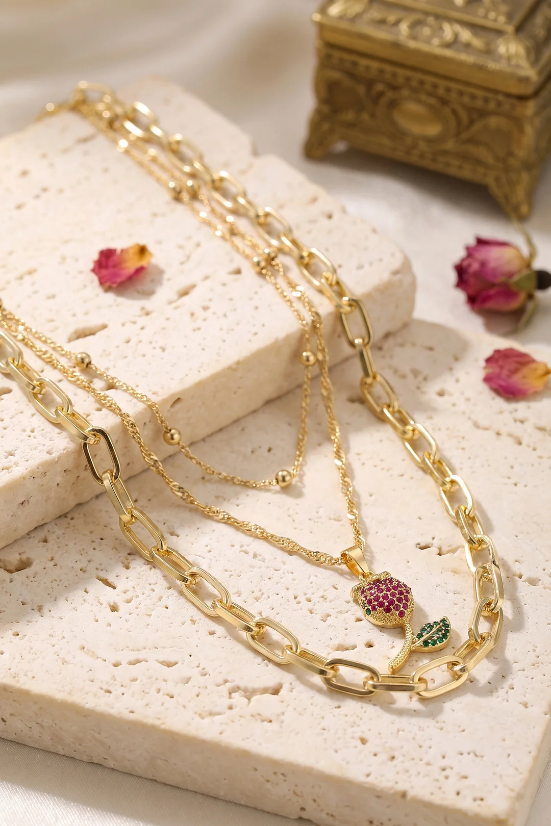 Gold Renk Lale Detaylı Kombin Kadın Kolye