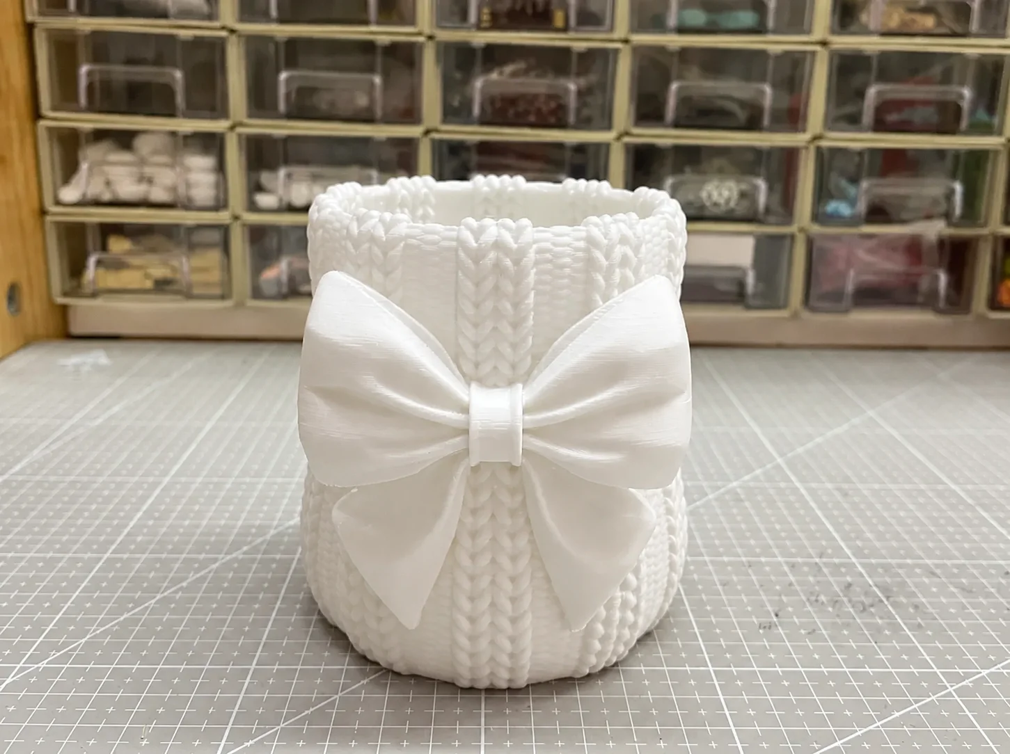 3D Baskı Fiyonklu Örgü Vazo - Dekoratif Çiçeklik-Beyaz görsel 2