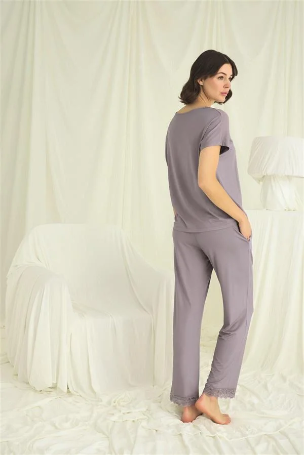 Kısa Kollu V Yakalı Dantelli Pijama Takımı görseli
