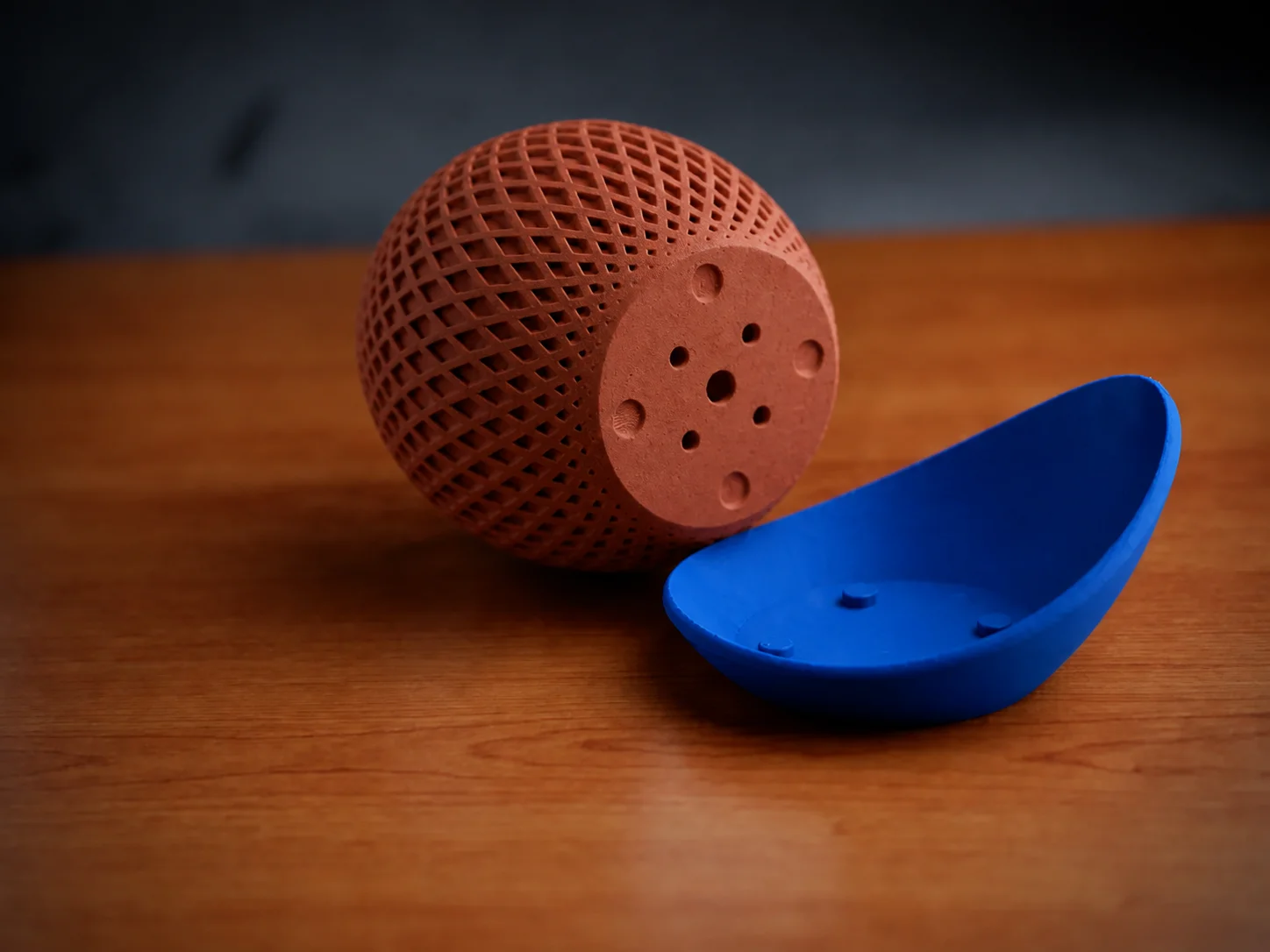 3D Baskı Küre Saksı - Kafes Dokulu İki Parçalı Dekoratif Saksı - Kahverengi-Mavi görsel 2