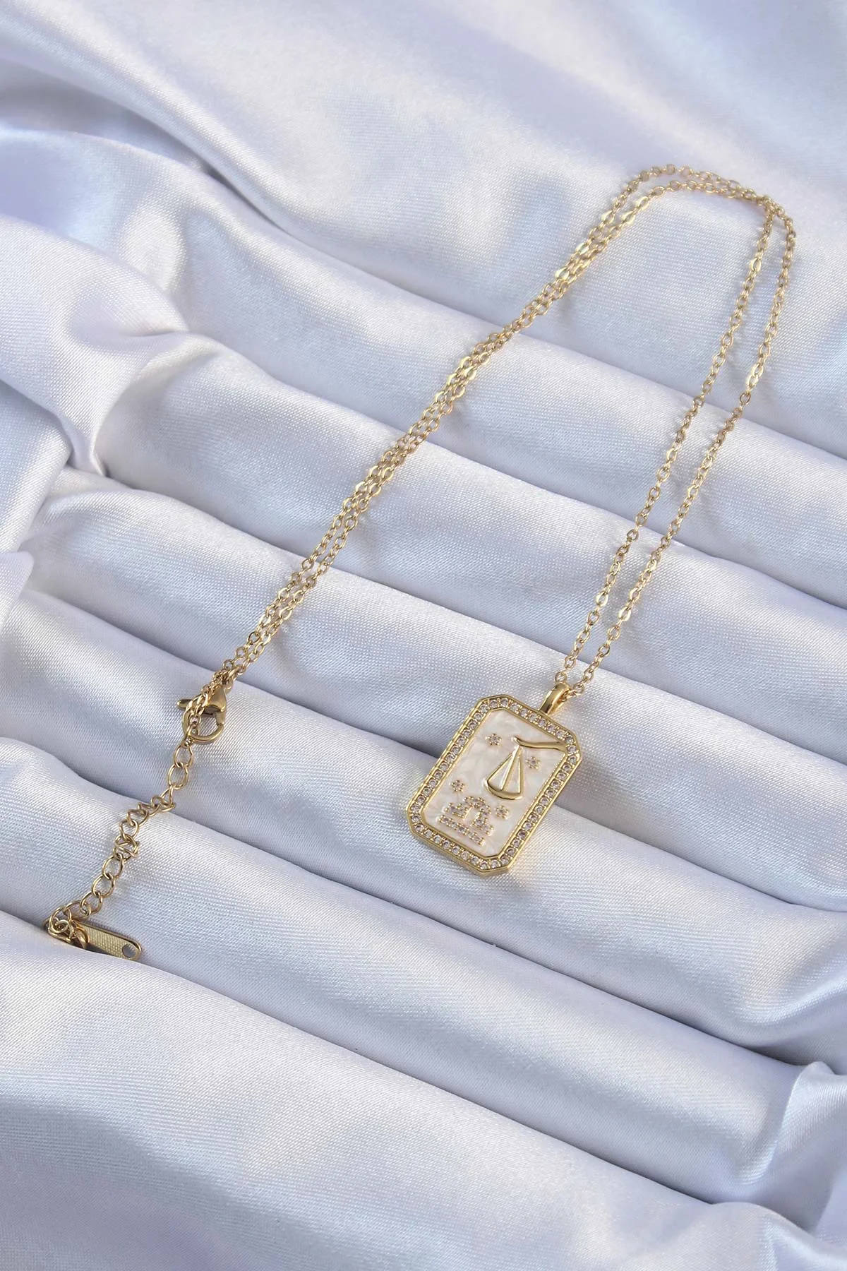 316L Çelik Zincir Gold Renk Zirkon Taşlı Çerçeveli Tarot Kolye görsel 2