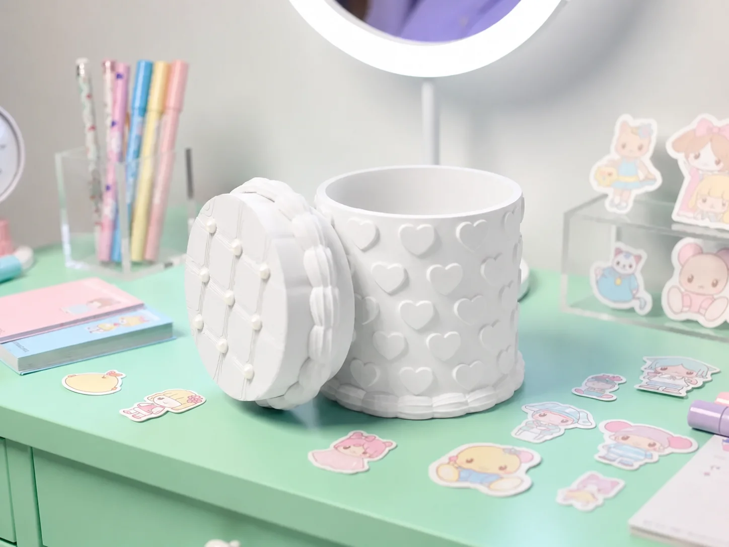 3D Baskı Kabartma Kalp Desenli Kapaklı Kalemlik - Masaüstü Organizer - Beyaz
