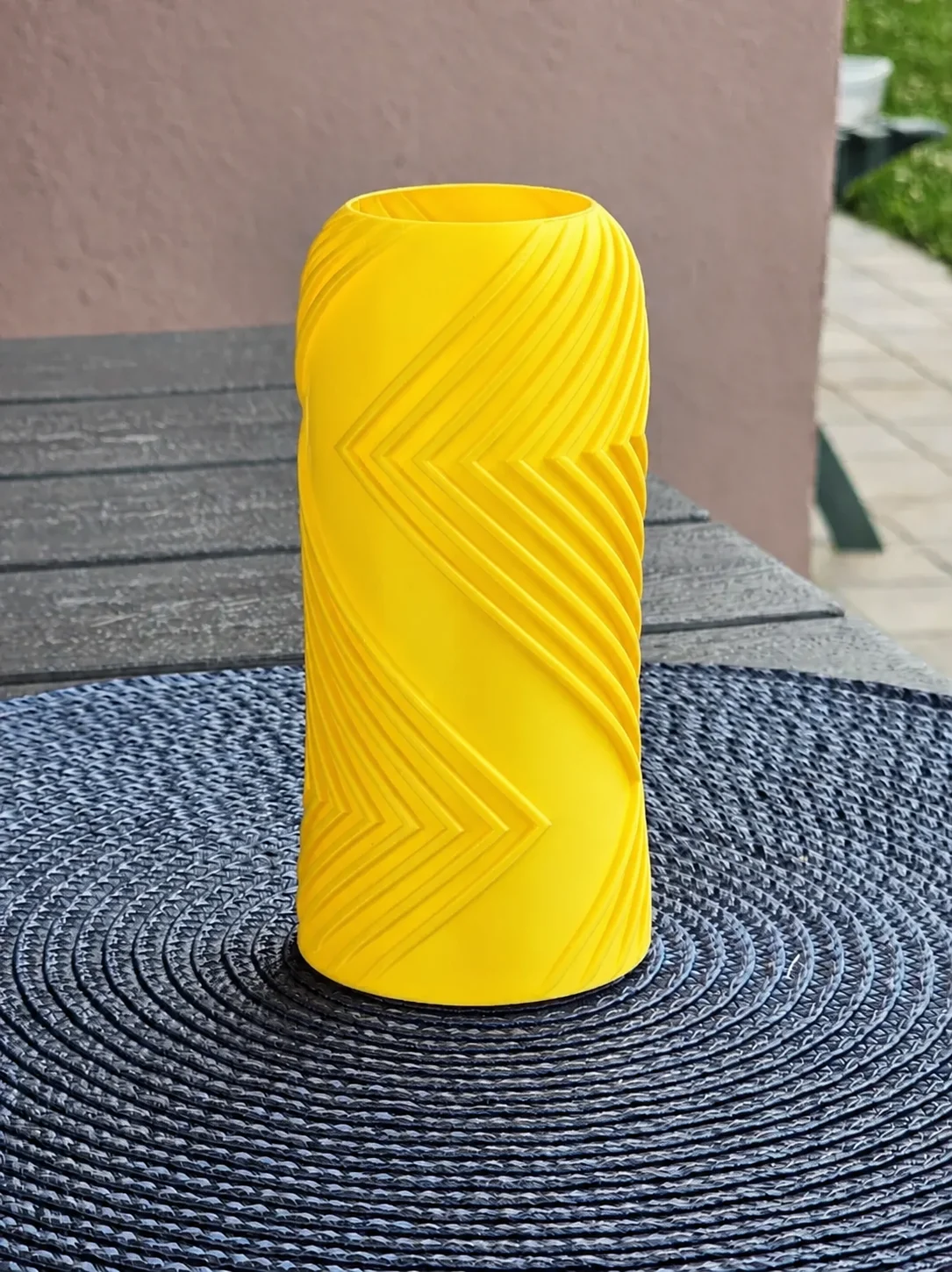 3D Baskı Vector Vazo - Geometrik Çizgili Dekoratif Vazo-Sarı görsel 2