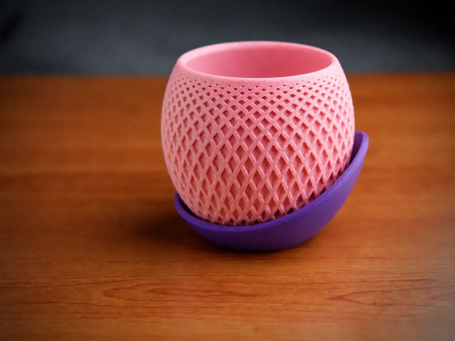 3D Baskı Küre Saksı - Kafes Dokulu İki Parçalı Dekoratif Saksı - Pembe-Mor