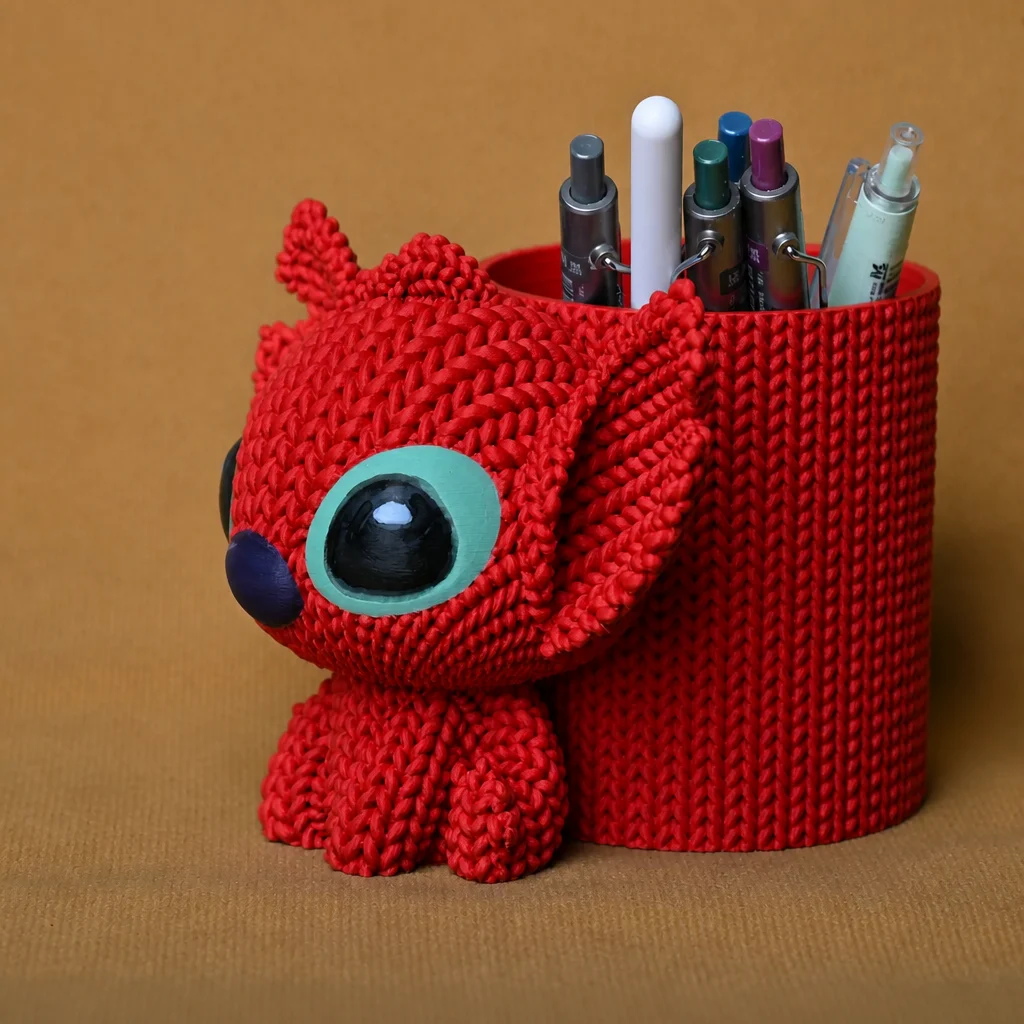 3D Baskı Knitted Kalemlik - Sevimli Karakterli Masaüstü Kalem Organizeri-Kırmızı görsel 3