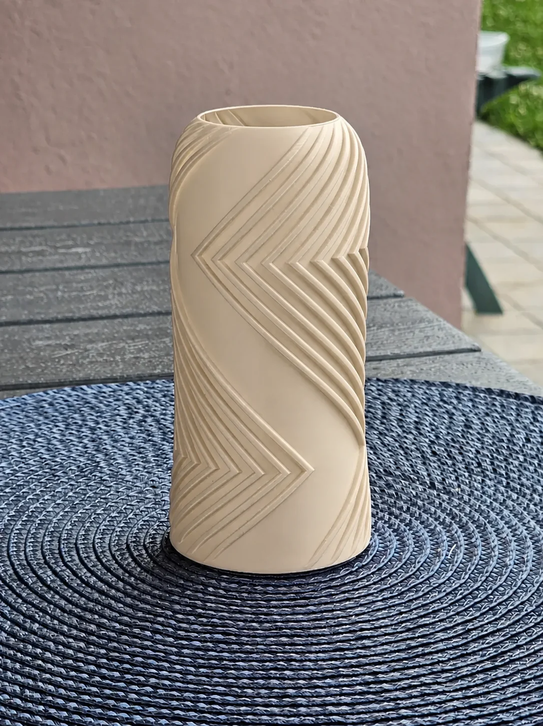 3D Baskı Vector Vazo - Geometrik Çizgili Dekoratif Vazo-Bej görsel 2