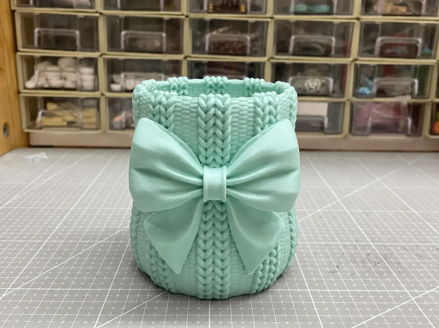 3D Baskı Fiyonklu Örgü Vazo - Dekoratif Çiçeklik-Mint görsel 2