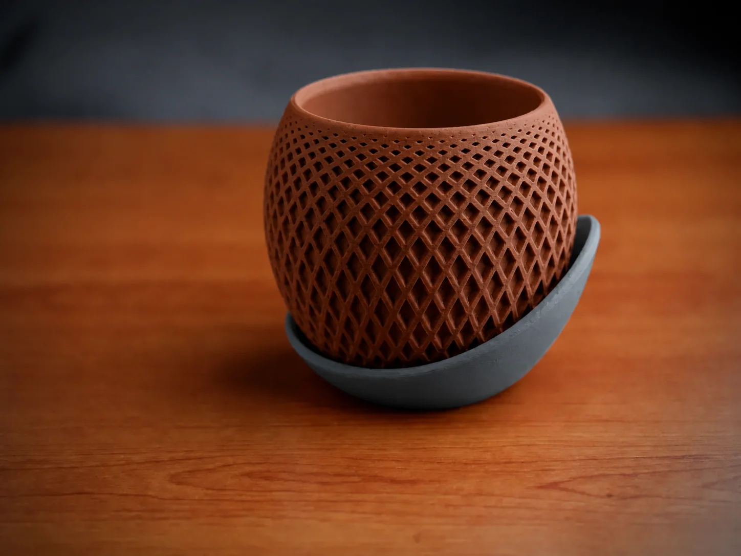 3D Baskı Küre Saksı - Kafes Dokulu İki Parçalı Dekoratif Saksı - Kahverengi-Gri