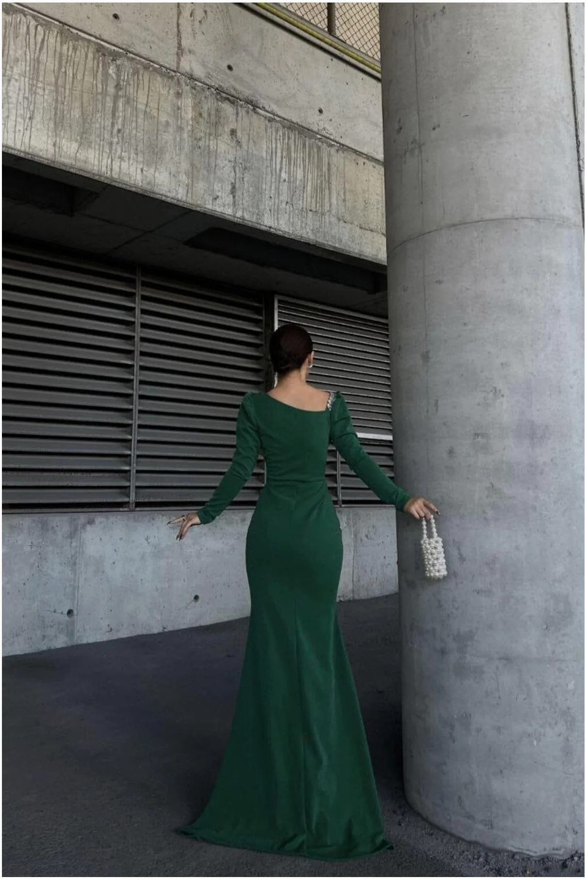 Kadın Modern Stil Kayık Yaka Taş Detaylı Uzun Kollu Abiye Elbise