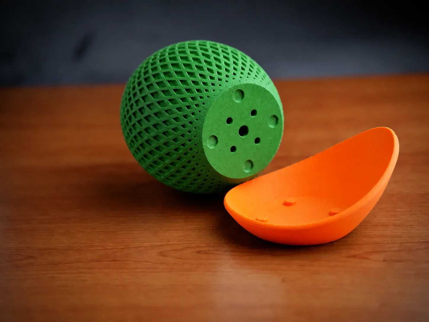 3D Baskı Küre Saksı - Kafes Dokulu İki Parçalı Dekoratif Saksı - Yeşil-Turuncu görsel 2