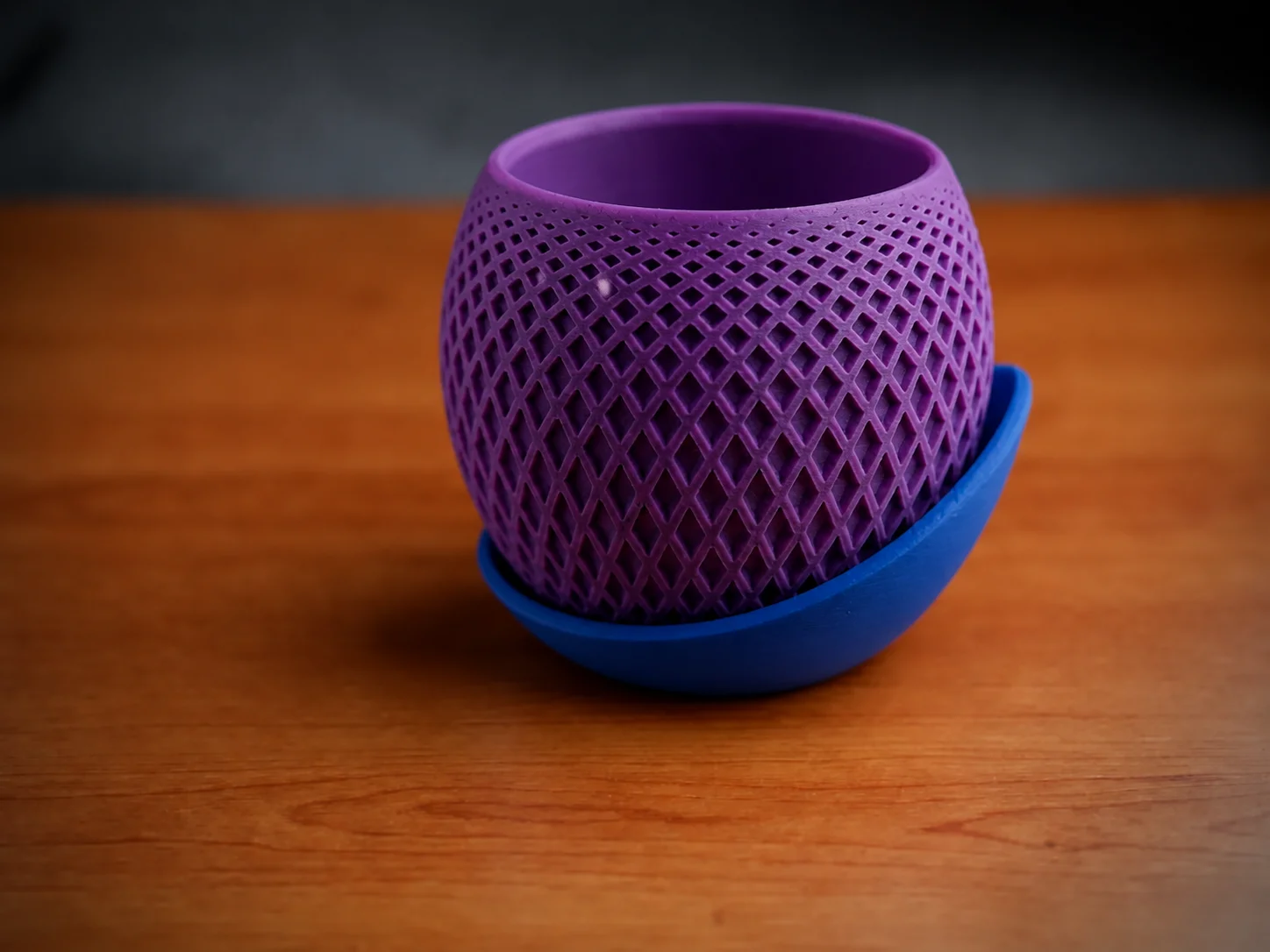 3D Baskı Küre Saksı - Kafes Dokulu İki Parçalı Dekoratif Saksı - Mor-Mavi