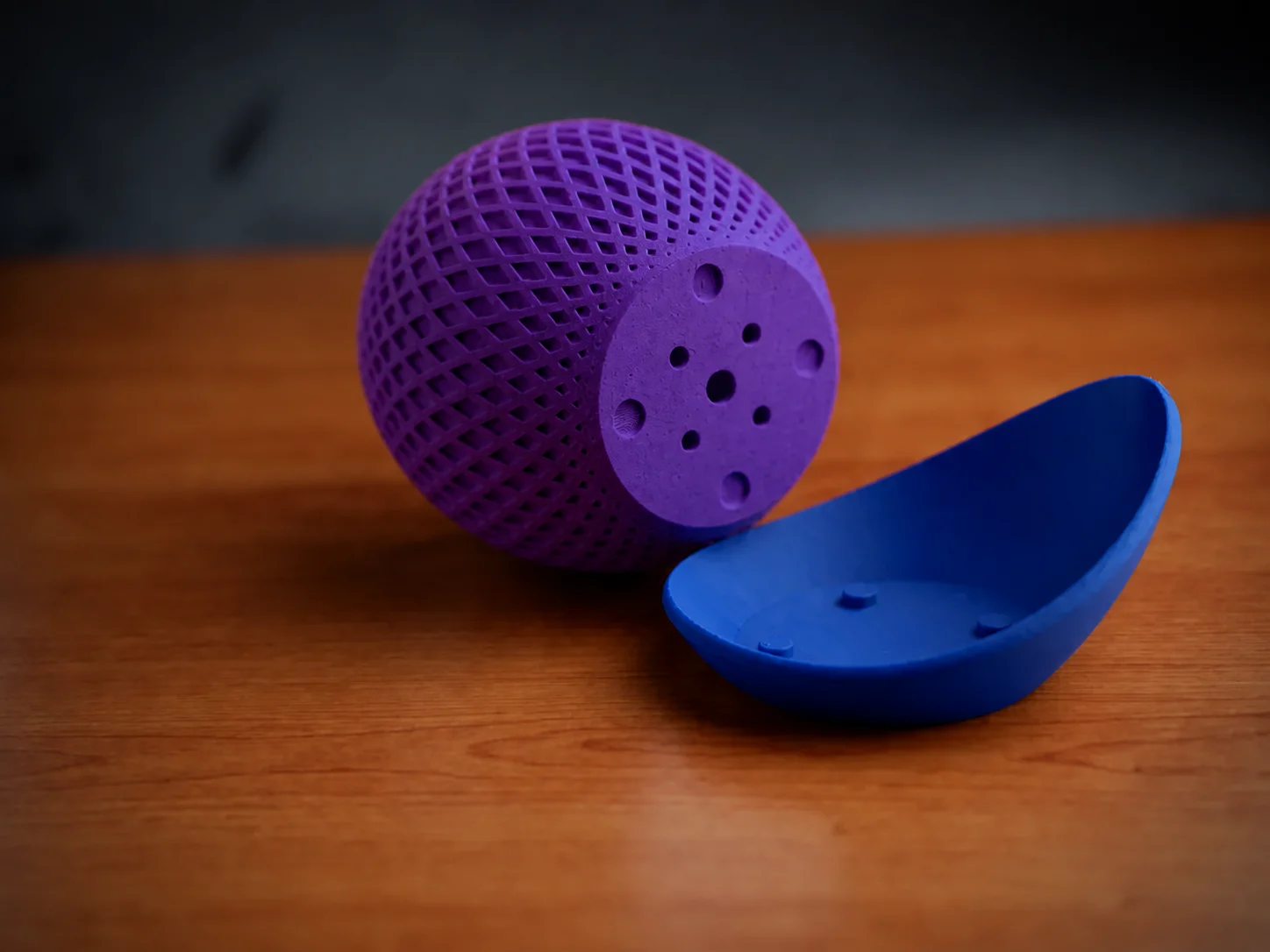 3D Baskı Küre Saksı - Kafes Dokulu İki Parçalı Dekoratif Saksı - Mor-Mavi görsel 2