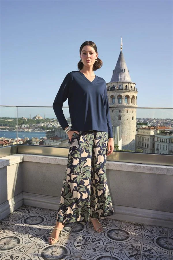 Yaprak Desenli Uzun Kollu V Yaka Pijama Takımı görseli