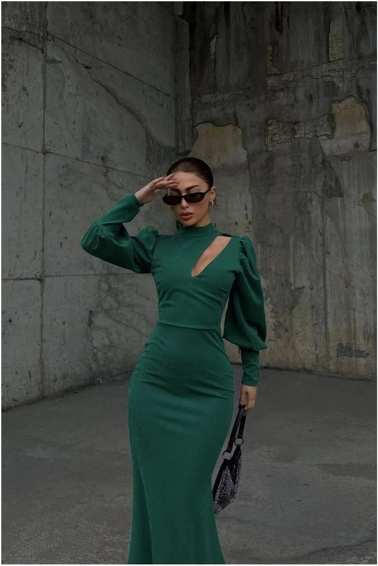 Kadın Trend Model Simli Kumaş Degaje Yaka Dekolteli Maxi Abiye Elbise