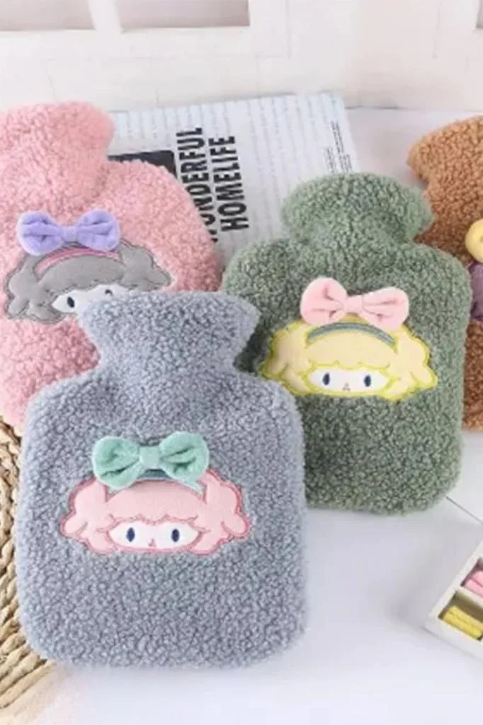1 Litre Polar Peluş Örgülü,Kurdeleli Saçlı Kız Model Sıcak Su Torbası (adet fiyatıdır) görsel 2
