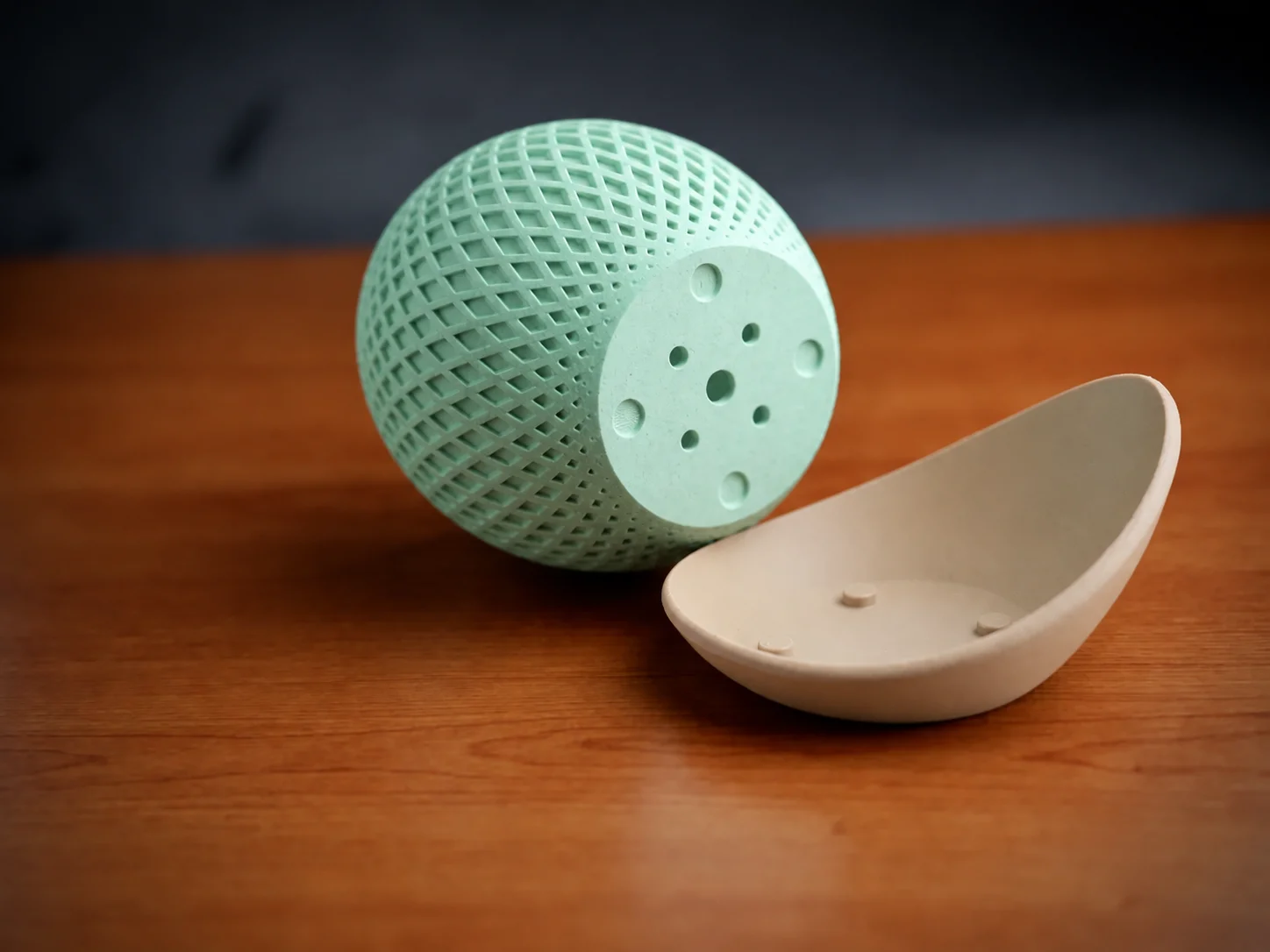 3D Baskı Küre Saksı - Kafes Dokulu İki Parçalı Dekoratif Saksı - Mint-Bej görsel 2