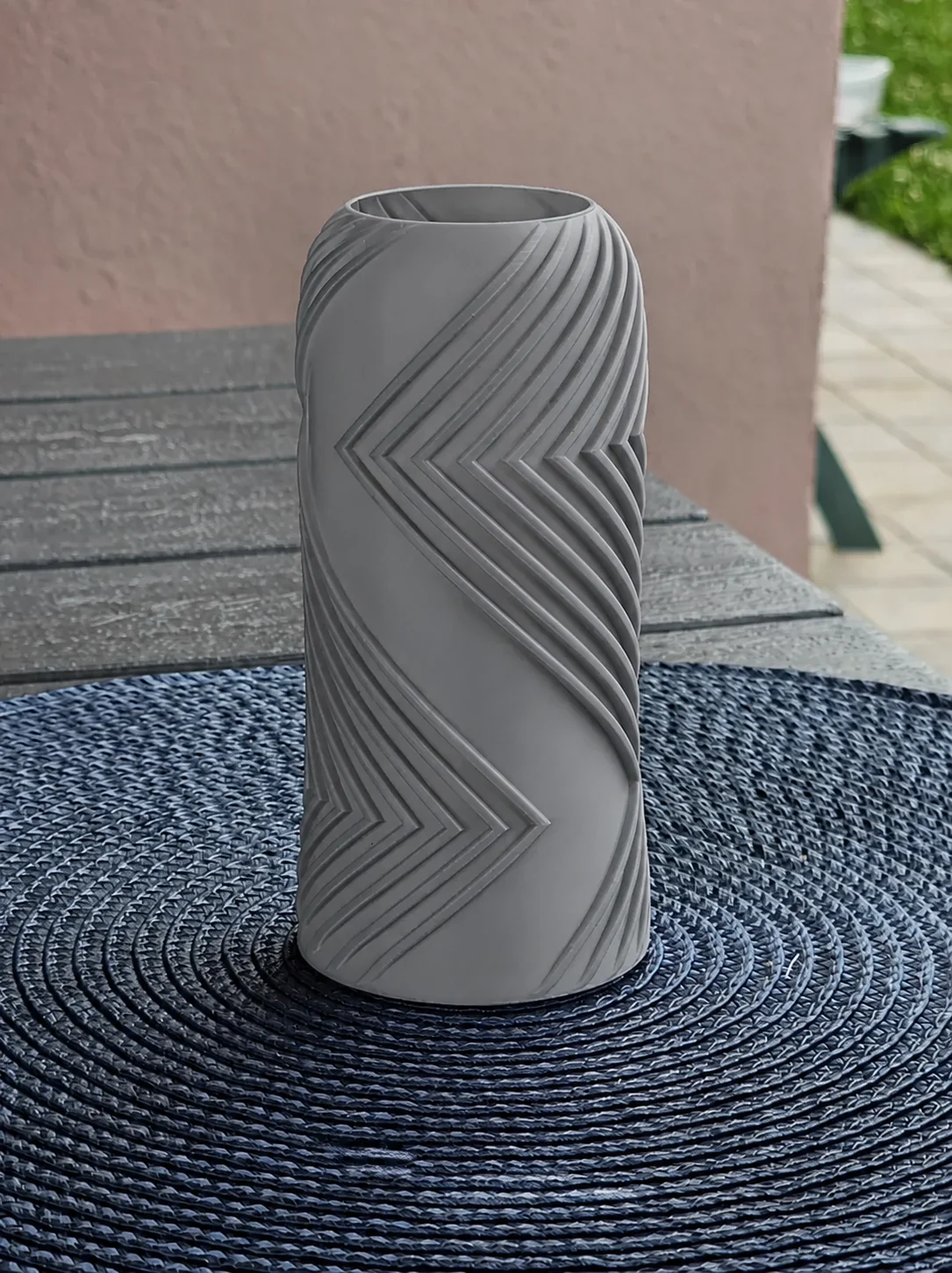 3D Baskı Vector Vazo - Geometrik Çizgili Dekoratif Vazo-Gri görsel 2