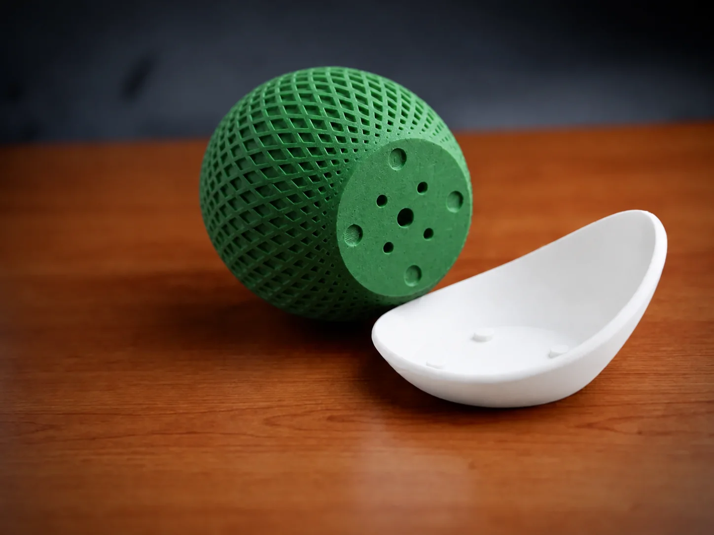 3D Baskı Küre Saksı - Kafes Dokulu İki Parçalı Dekoratif Saksı - Yeşil-Beyaz görsel 2