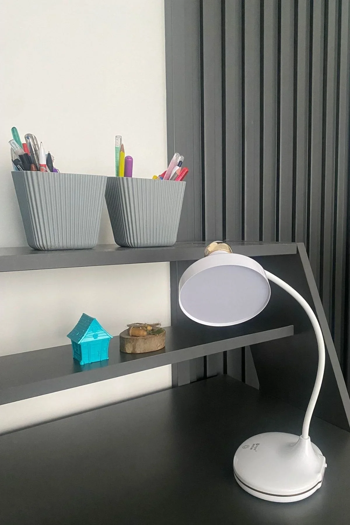Dokunmatik 3 Farklı LED Işıklı Çalışma Masası Üstü Lamba görsel 8