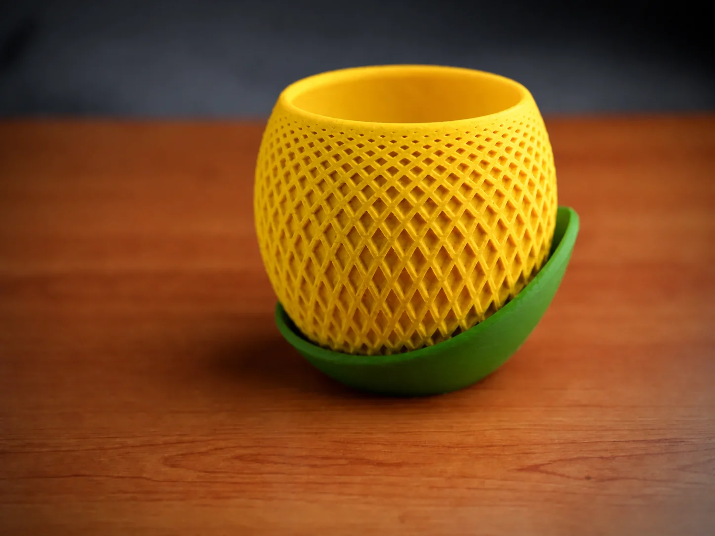 3D Baskı Küre Saksı - Kafes Dokulu İki Parçalı Dekoratif Saksı - Sarı-Yeşil