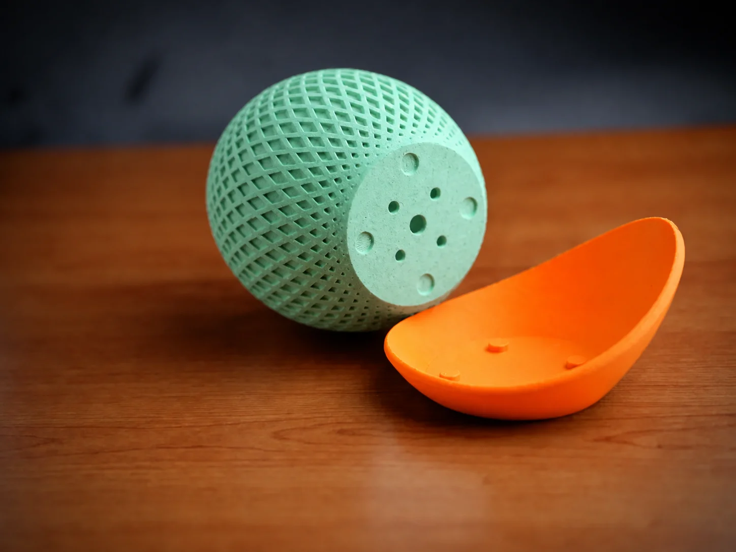 3D Baskı Küre Saksı - Kafes Dokulu İki Parçalı Dekoratif Saksı - Mint-Turuncu görsel 2