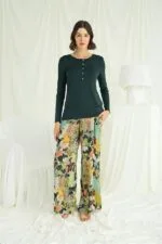 Çiçek ve Yaprak Desenli Pijama Takımı - Görsel 2