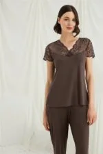 Kısa Kollu ve Dantelli V Yaka Pijama Takımı - Görsel 2