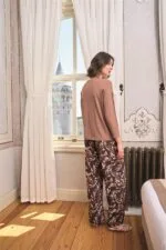 Yaprak Desenli Dantelli V Yaka Büyük Beden Pijama Takımı - Görsel 8