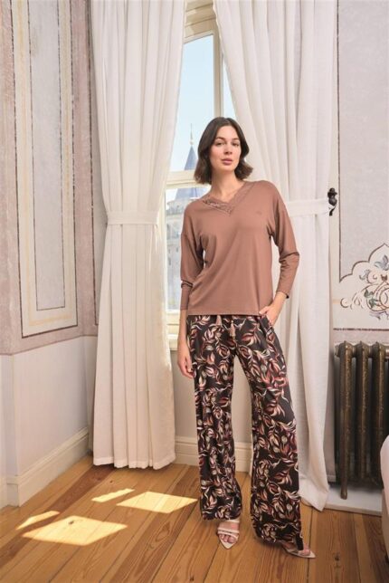 Yaprak Desenli Dantelli V Yaka Büyük Beden Pijama Takımı