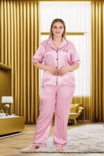Büyük Beden Şık Tasarım Pembe Çizgili Düğmeli Kısa Kol Lüx Saten Pijama Takımı - Görsel 3