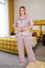 Büyük Beden Şık Tasarım Pembe Siyah Çizgili Düğmeli Kısa Kol Lüx Saten Pijama Takımı - Görsel 3