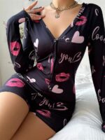 Pamuklu Kırmızı Öpücük ve Kalp Desenli Düğmeli Uzun Kol Tulum Pijama - Görsel 8