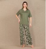 Closet Şık Tasarım Çiçek Desenli Yeşil Kısa Kol Viskon Pijama Takımı